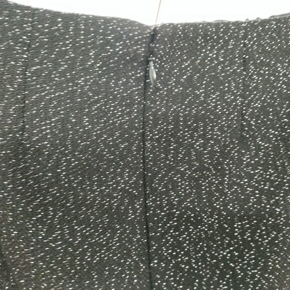 Sparkly black mini skirt by GAP. Size 10 - Picture 4 of 5